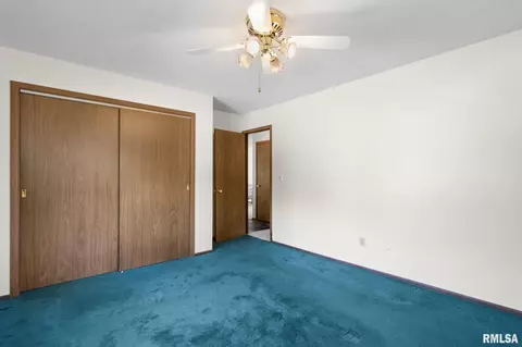 Bedroom - 42 Coachlight Ct, Springfield, IL 62703 photo 3 of 10