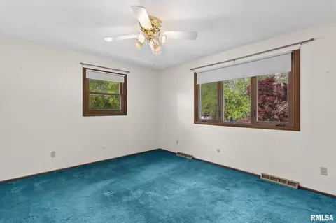 Bedroom - 42 Coachlight Ct, Springfield, IL 62703 photo 1 of 10