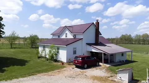 2667 Cardinal Ln, Farina, IL 62838