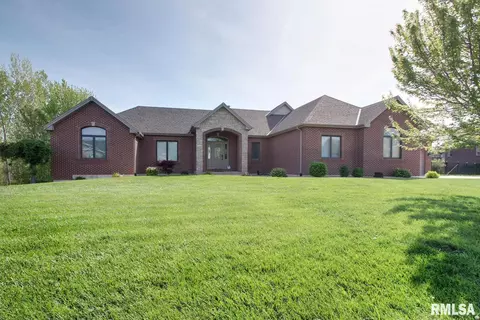 1121 Timber View Ter, Quincy, IL 62305