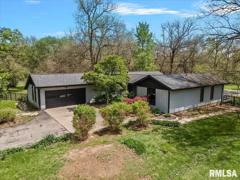 454 Brian Ln, Dawson, IL 62520