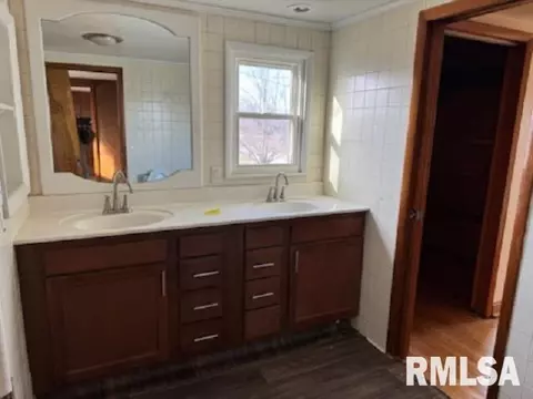 Bath - 603 E Old 36 Hwy, Alexander, IL 62601 photo 1 of 1