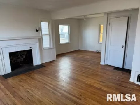 Living - 603 E Old 36 Hwy, Alexander, IL 62601 photo 1 of 1