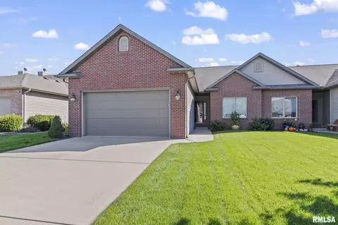 4408 Castle Pines Dr, Springfield, IL 62711