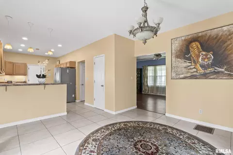 613 Black Ave, Springfield, IL 62702 photo 16