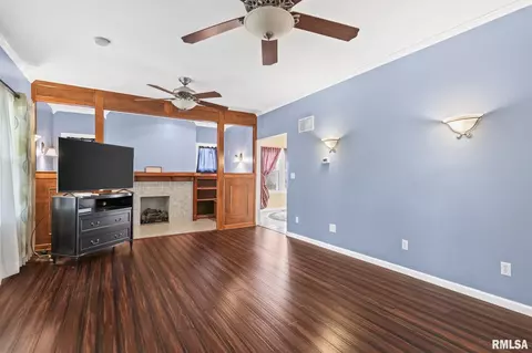 613 Black Ave, Springfield, IL 62702 photo 7