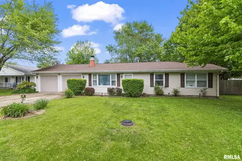 505 N Halford St, Edinburg, IL 62531