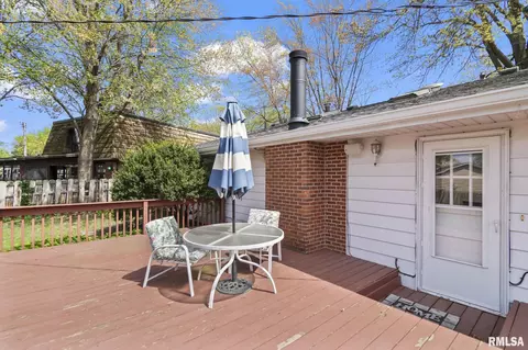 Exterior - 817 Kenyon Dr, Springfield, IL 62704 photo 2 of 6
