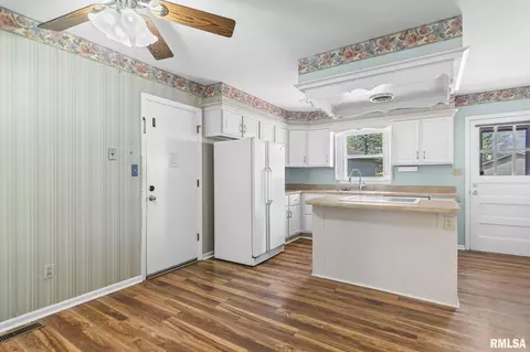 Other - 817 Kenyon Dr, Springfield, IL 62704 photo 4 of 7