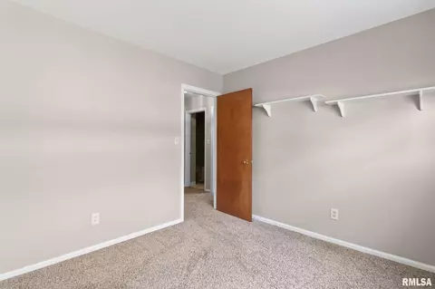 Bedroom - 817 Kenyon Dr, Springfield, IL 62704 photo 9 of 9