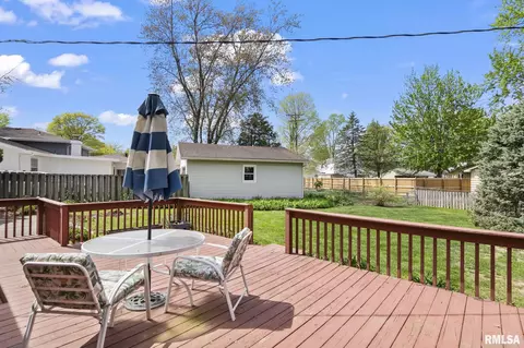 Exterior - 817 Kenyon Dr, Springfield, IL 62704 photo 3 of 6
