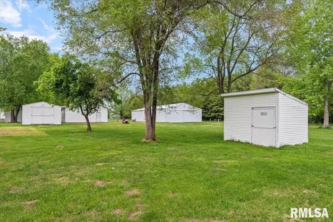 Exterior - 3300 Winch Rd, Springfield, IL 62707 photo 17 of 24
