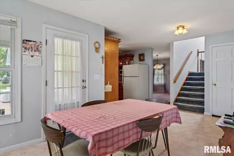 Entry Way - 3300 Winch Rd, Springfield, IL 62707 photo 4 of 12