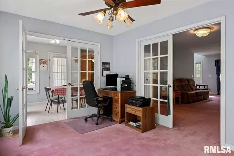 Entry Way - 3300 Winch Rd, Springfield, IL 62707 photo 3 of 12
