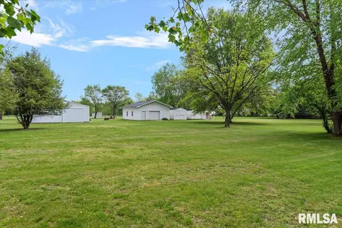 Exterior - 3300 Winch Rd, Springfield, IL 62707 photo 11 of 24