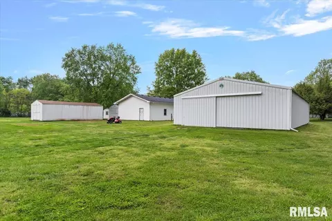Exterior - 3300 Winch Rd, Springfield, IL 62707 photo 16 of 24