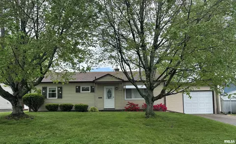 1624 Granview Dr, Quincy, IL 62301