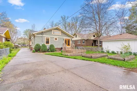 Exterior - 1620 S Lowell Ave, Springfield, IL 62704 photo 8 of 10