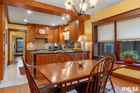 Dining - 1620 S Lowell Ave, Springfield, IL 62704 photo 2 of 5