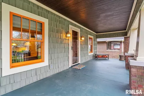 Exterior - 1620 S Lowell Ave, Springfield, IL 62704 photo 3 of 10