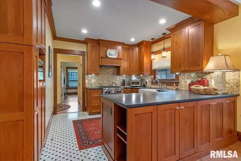 Kitchen - 1620 S Lowell Ave, Springfield, IL 62704 photo 1 of 4