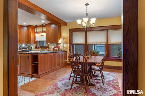 Dining - 1620 S Lowell Ave, Springfield, IL 62704 photo 1 of 5