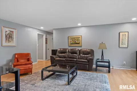 2126 S Park Ave, Springfield, IL 62704 photo 3