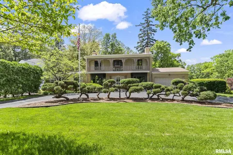 Exterior - 2001 S Willemore Ave, Springfield, IL 62704 photo 4 of 11