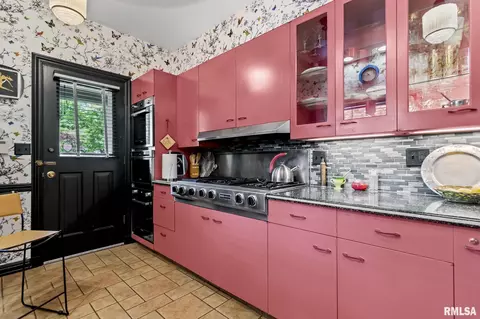 Kitchen - 2001 S Willemore Ave, Springfield, IL 62704 photo 4 of 4