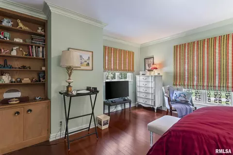Bedroom - 2001 S Willemore Ave, Springfield, IL 62704 photo 7 of 10