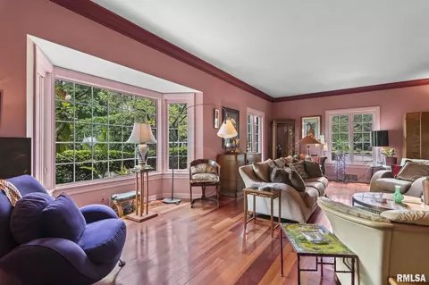 Living - 2001 S Willemore Ave, Springfield, IL 62704 photo 5 of 7