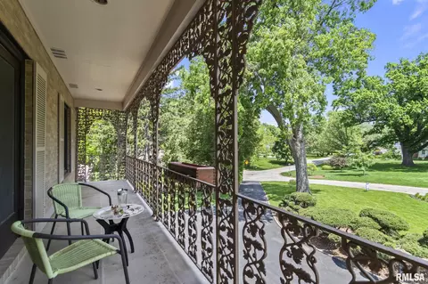 Exterior - 2001 S Willemore Ave, Springfield, IL 62704 photo 5 of 11