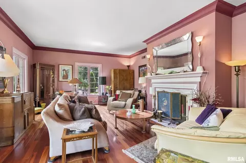 Living - 2001 S Willemore Ave, Springfield, IL 62704 photo 7 of 7
