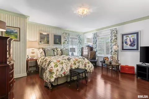 Bedroom - 2001 S Willemore Ave, Springfield, IL 62704 photo 2 of 10