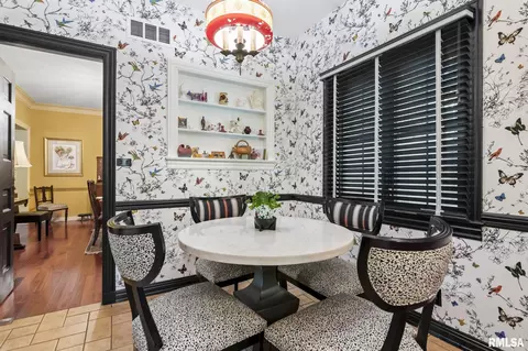 Dining - 2001 S Willemore Ave, Springfield, IL 62704 photo 4 of 4