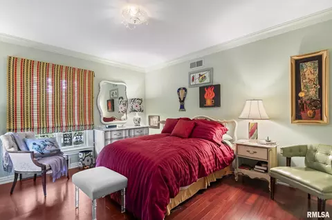 Bedroom - 2001 S Willemore Ave, Springfield, IL 62704 photo 6 of 10