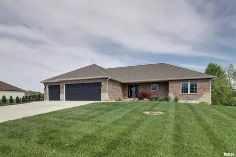 4328 Harrington Dr, Quincy, IL 62305