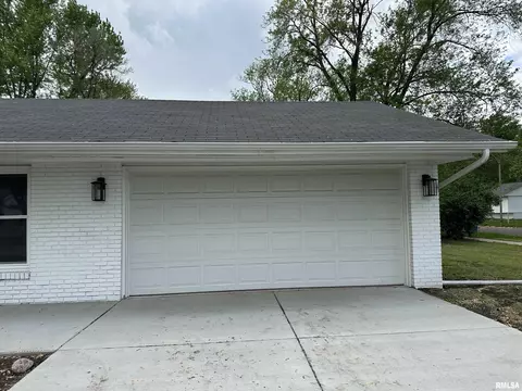Exterior - 1815 Stonehenge Rd, Springfield, IL 62702 photo 6 of 6
