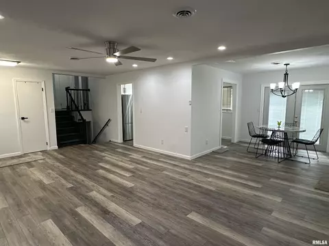 Living - 1815 Stonehenge Rd, Springfield, IL 62702 photo 2 of 9