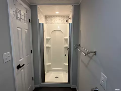 Bath - 1815 Stonehenge Rd, Springfield, IL 62702 photo 7 of 7