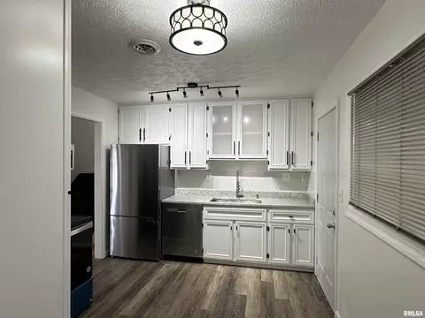 Kitchen - 1815 Stonehenge Rd, Springfield, IL 62702 photo 1 of 4