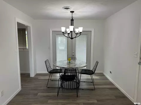 Dining - 1815 Stonehenge Rd, Springfield, IL 62702 photo 1 of 1