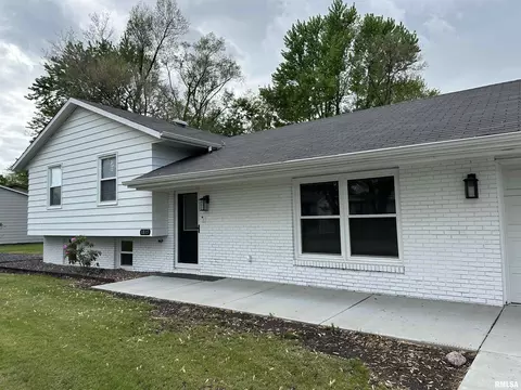 Exterior - 1815 Stonehenge Rd, Springfield, IL 62702 photo 5 of 6