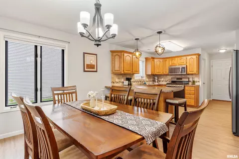 Dining - 4 Brook Ln, Riverton, IL 62561 photo 2 of 3
