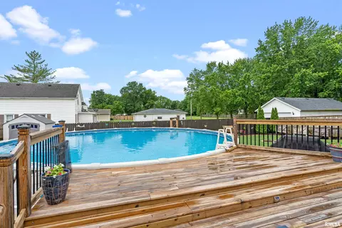 Exterior - 4 Brook Ln, Riverton, IL 62561 photo 3 of 4