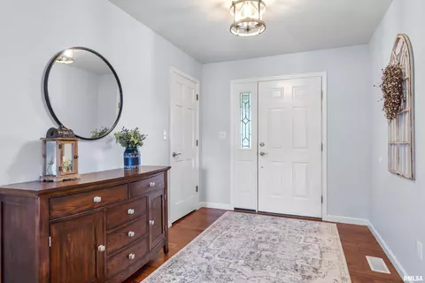 Entry Way - 4 Brook Ln, Riverton, IL 62561 photo 1 of 1