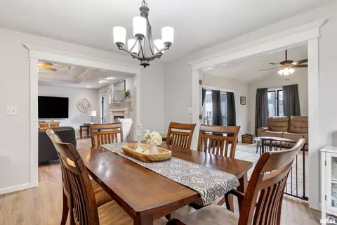 Dining - 4 Brook Ln, Riverton, IL 62561 photo 3 of 3