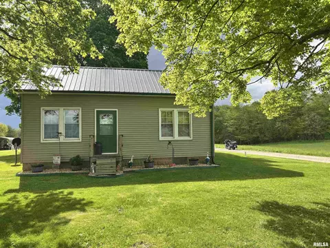 1867 Saint Pauls Church Rd, Chapin, IL 62628