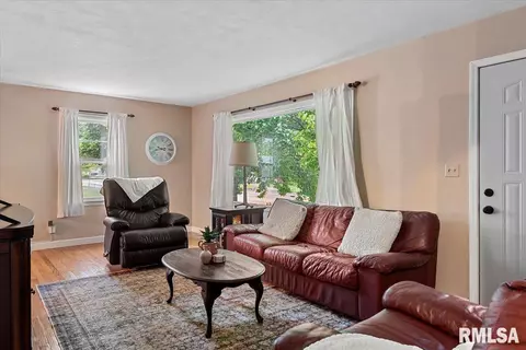 Living - 421 Outer Park Dr, Springfield, IL 62704 photo 1 of 1