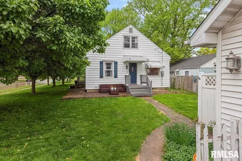Exterior - 421 Outer Park Dr, Springfield, IL 62704 photo 3 of 4